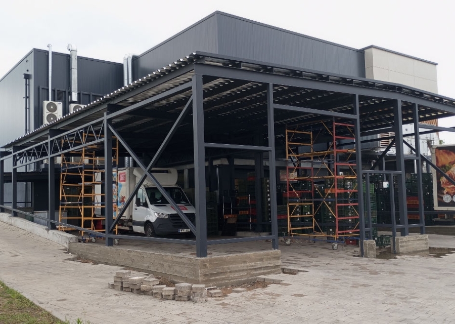 Construcții cu carcasă metalică
