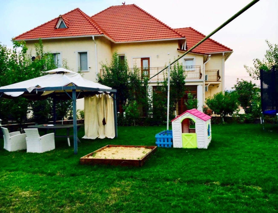 Дом, 400 м², Кишинёв